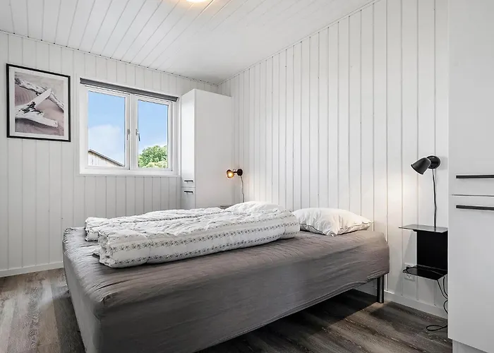 4 Bedroom In בית נופש *